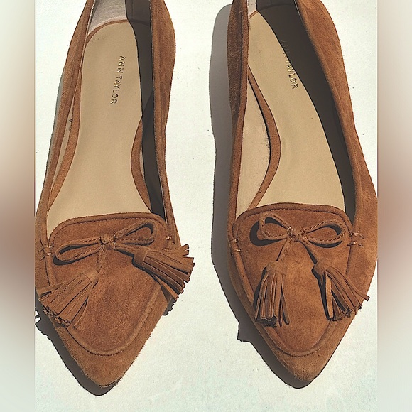 Ann Taylor Ada Suede Pointy Toe, Flats with Tassels. Woman’s Size 8 1/2 - Picture 3 of 13